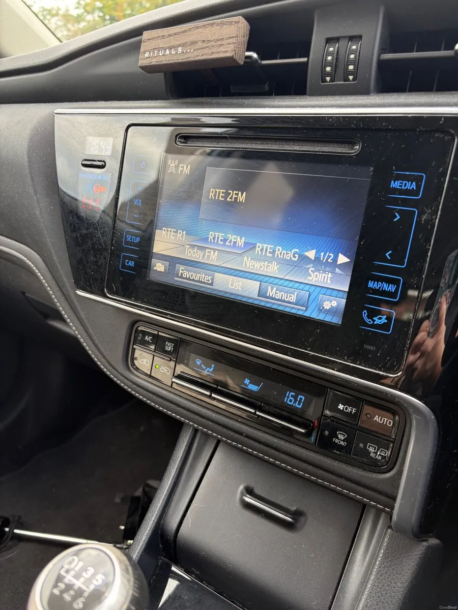 Toyota Auris 2017 - Image 3