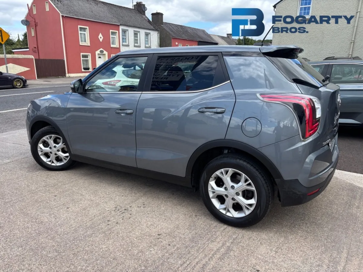 SsangYong Tivoli 2022, PLUS 1.2 PETROL MT 2WD 4DR - Image 4