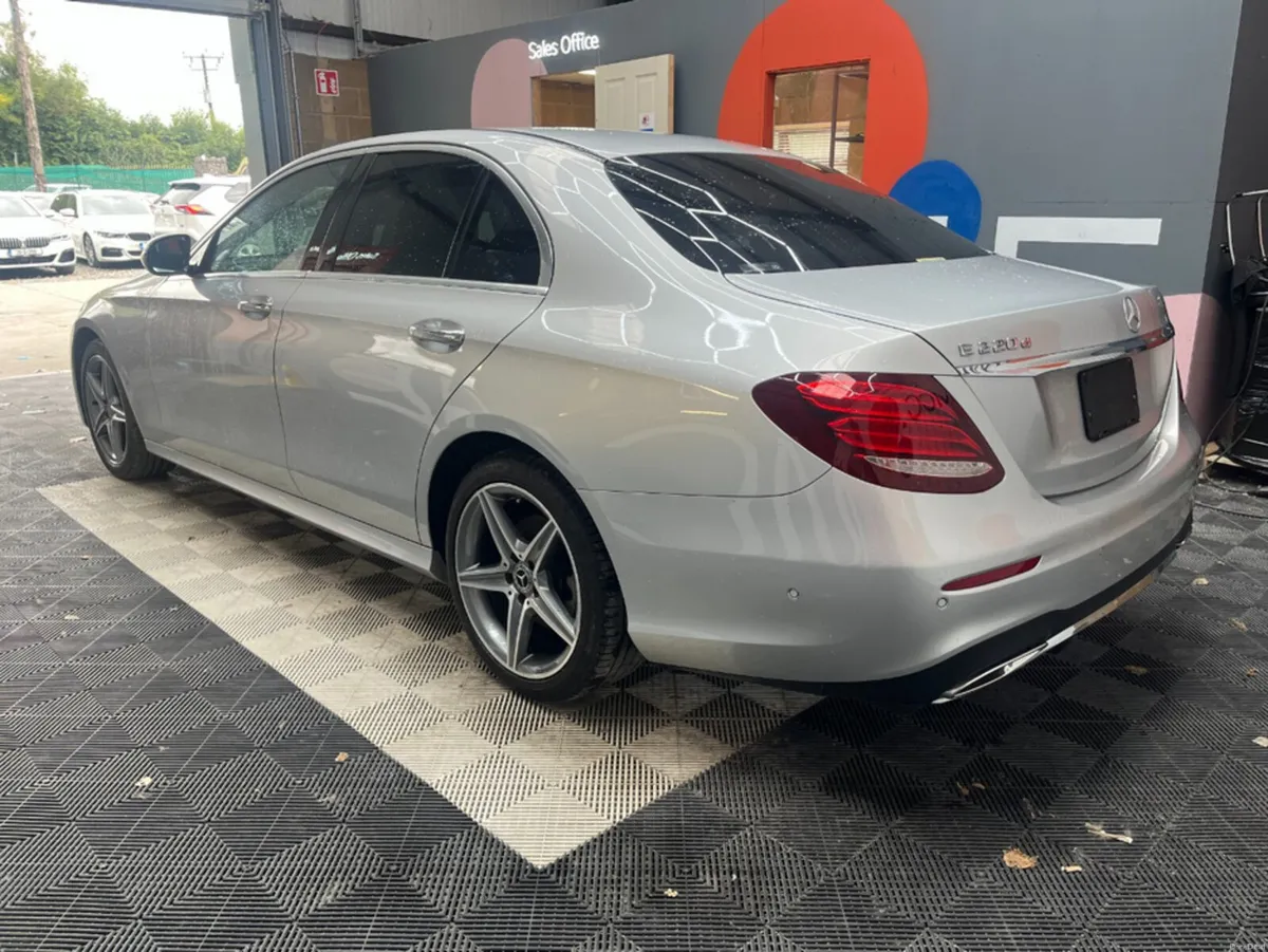 Mercedes-Benz E-Class 9 MERCEDES-BENZ E-CLASS 4D E - Image 5