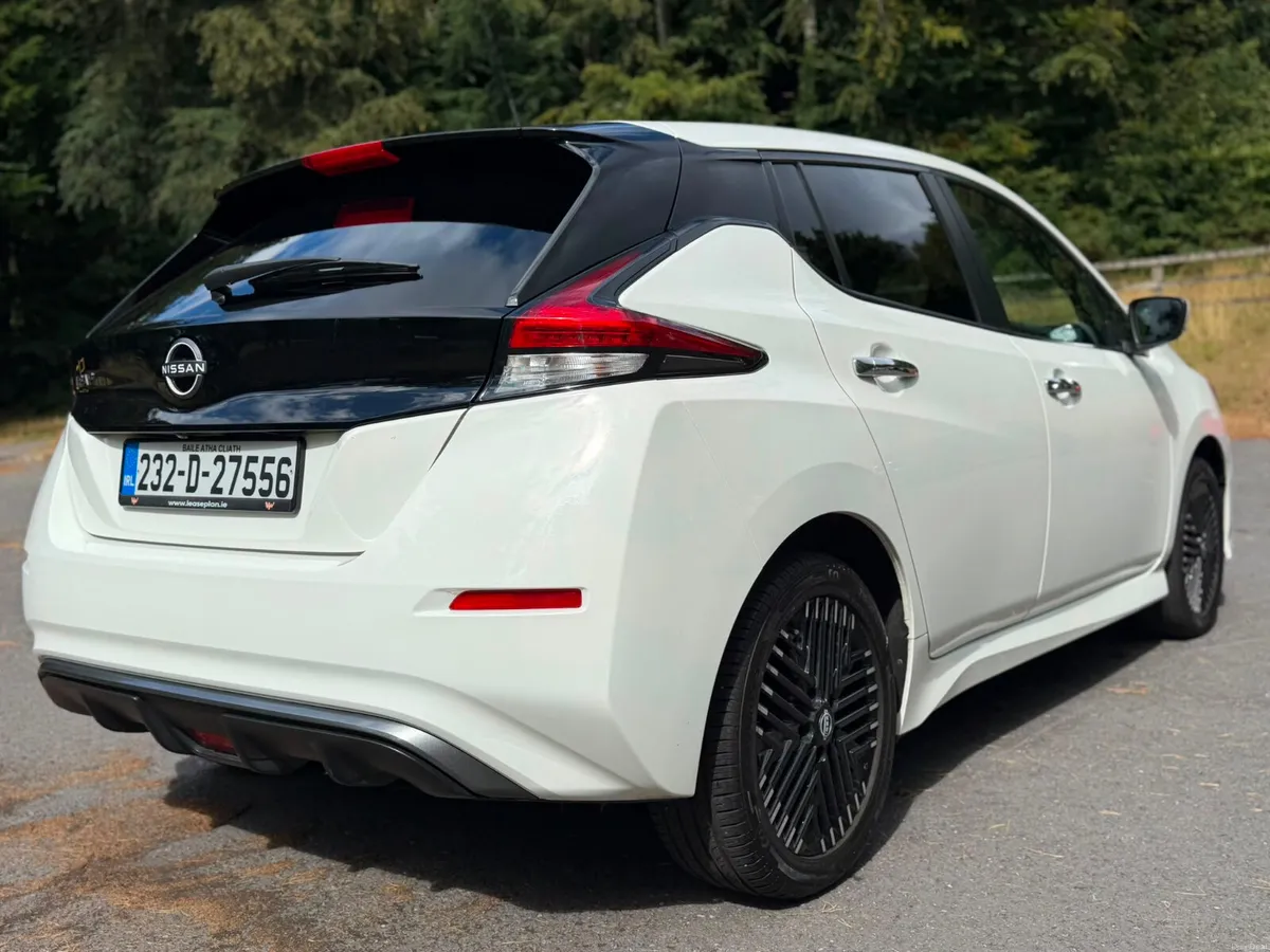 2023 Nissan Leaf SV 62 kWh long range - Image 4