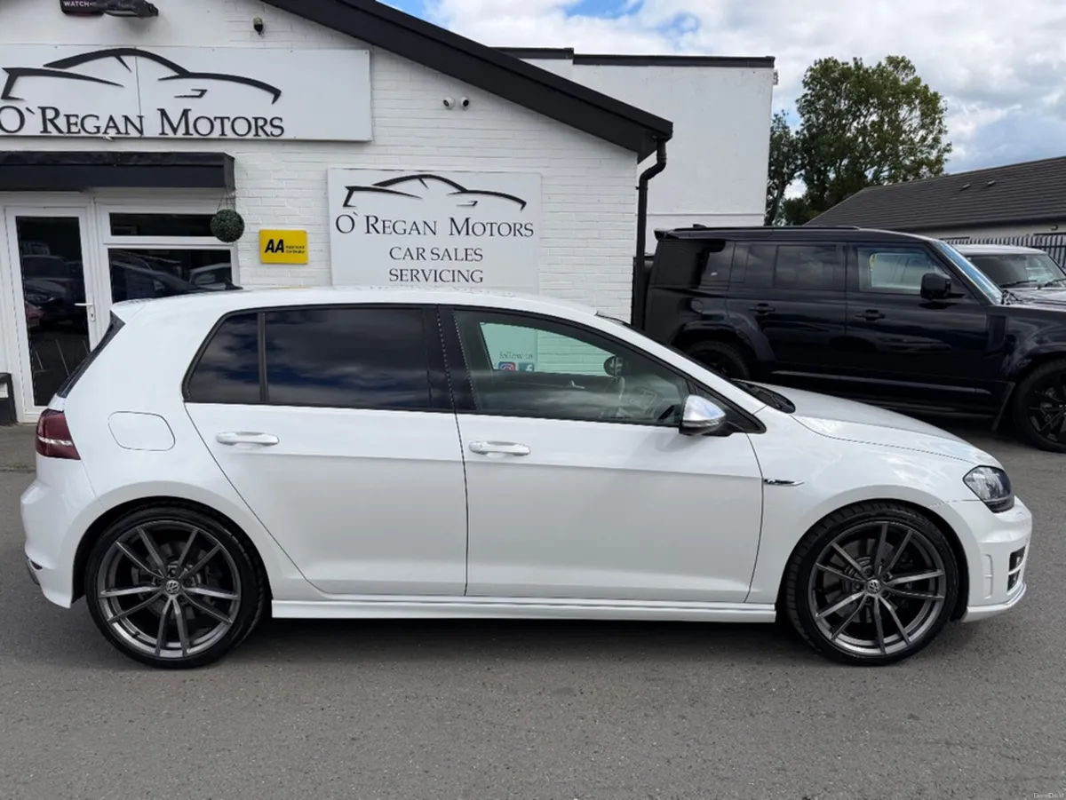 Volkswagen Golf R 292 BHP 4MOTION - Image 2