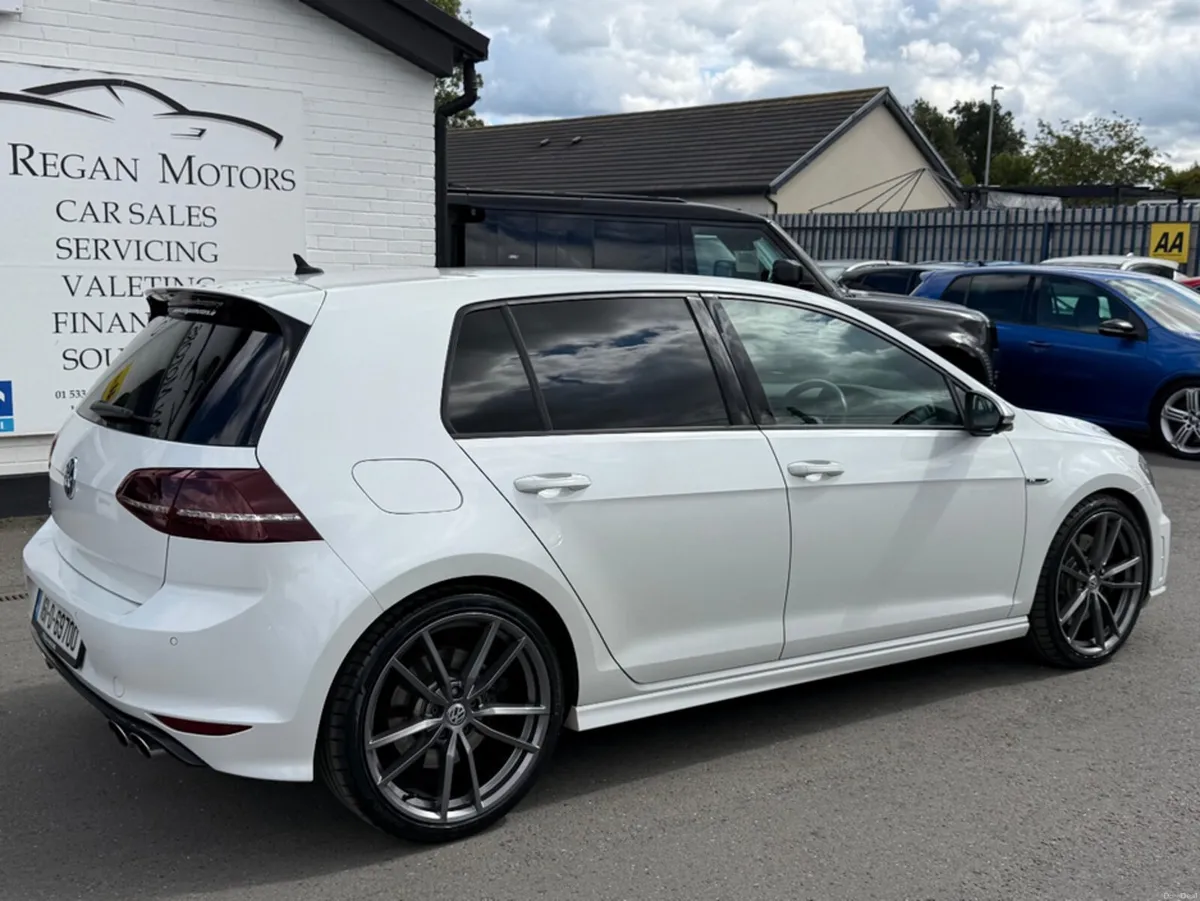 Volkswagen Golf R 292 BHP 4MOTION - Image 3