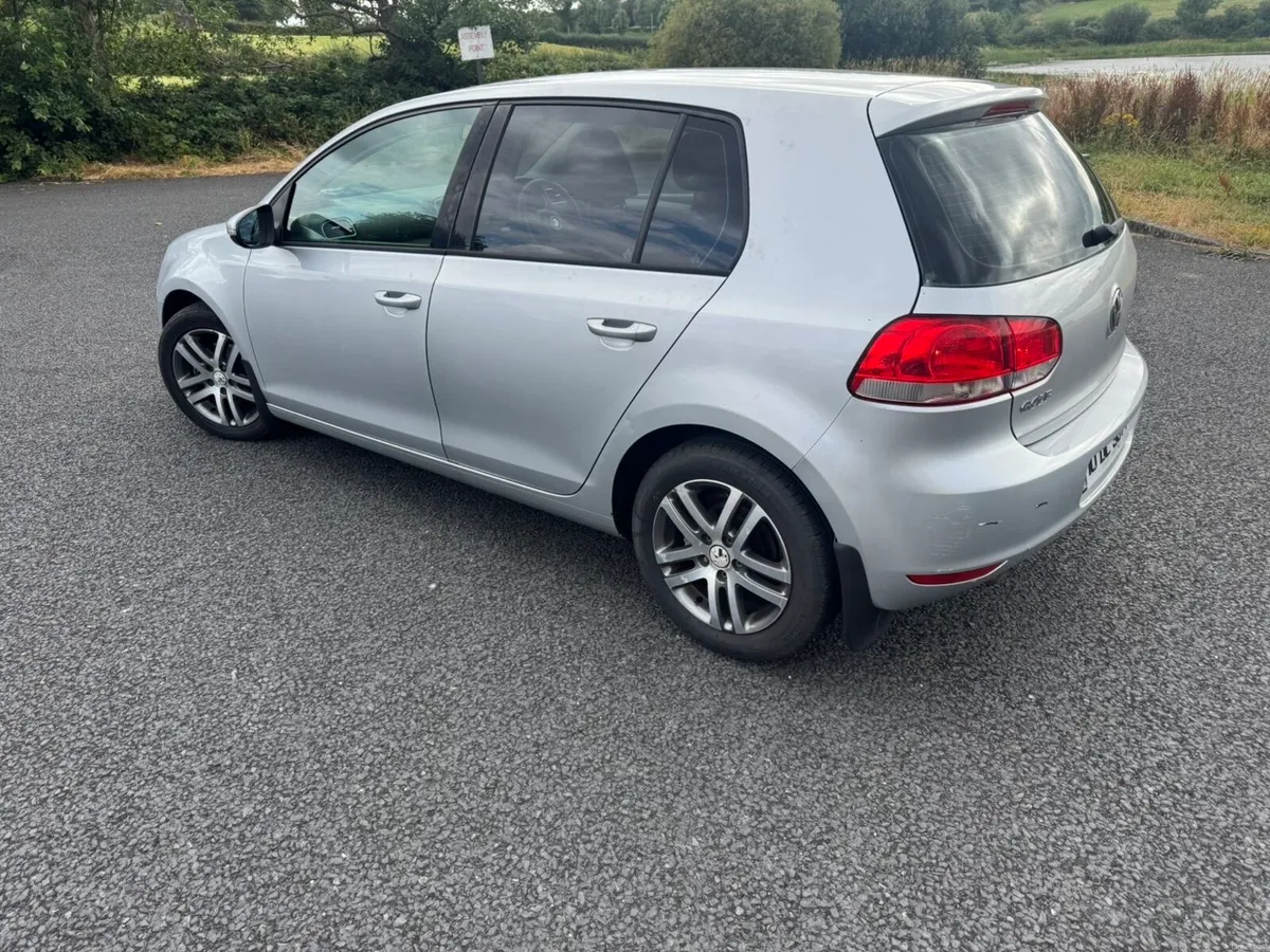 2010 Volkswagen Golf 1.6 diesel - Image 2