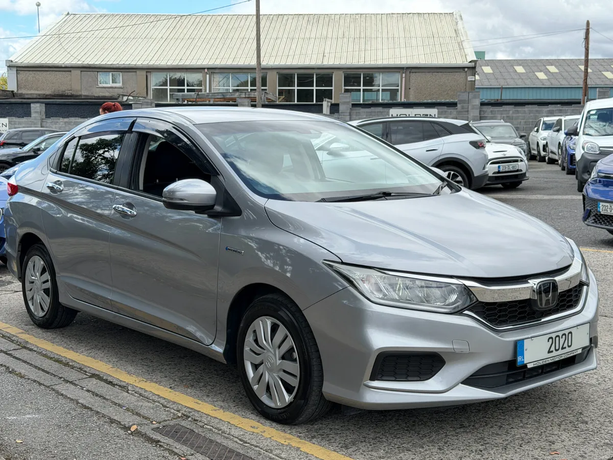 2020 Honda Grace..2 keys. WARRANTY INCLUDED - Image 6