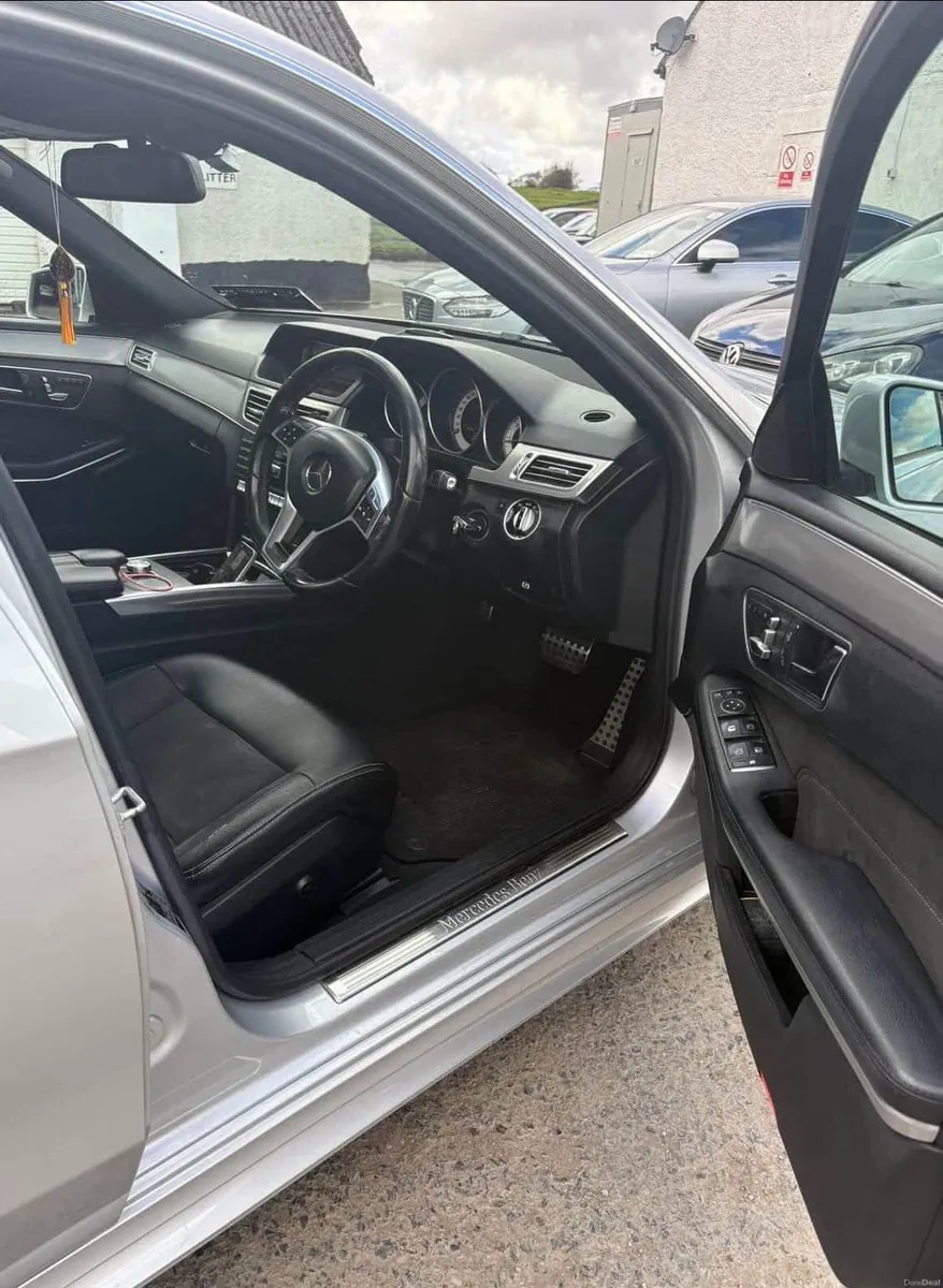 Mercedes Benz E300, New NCT, Car Service history - Image 4