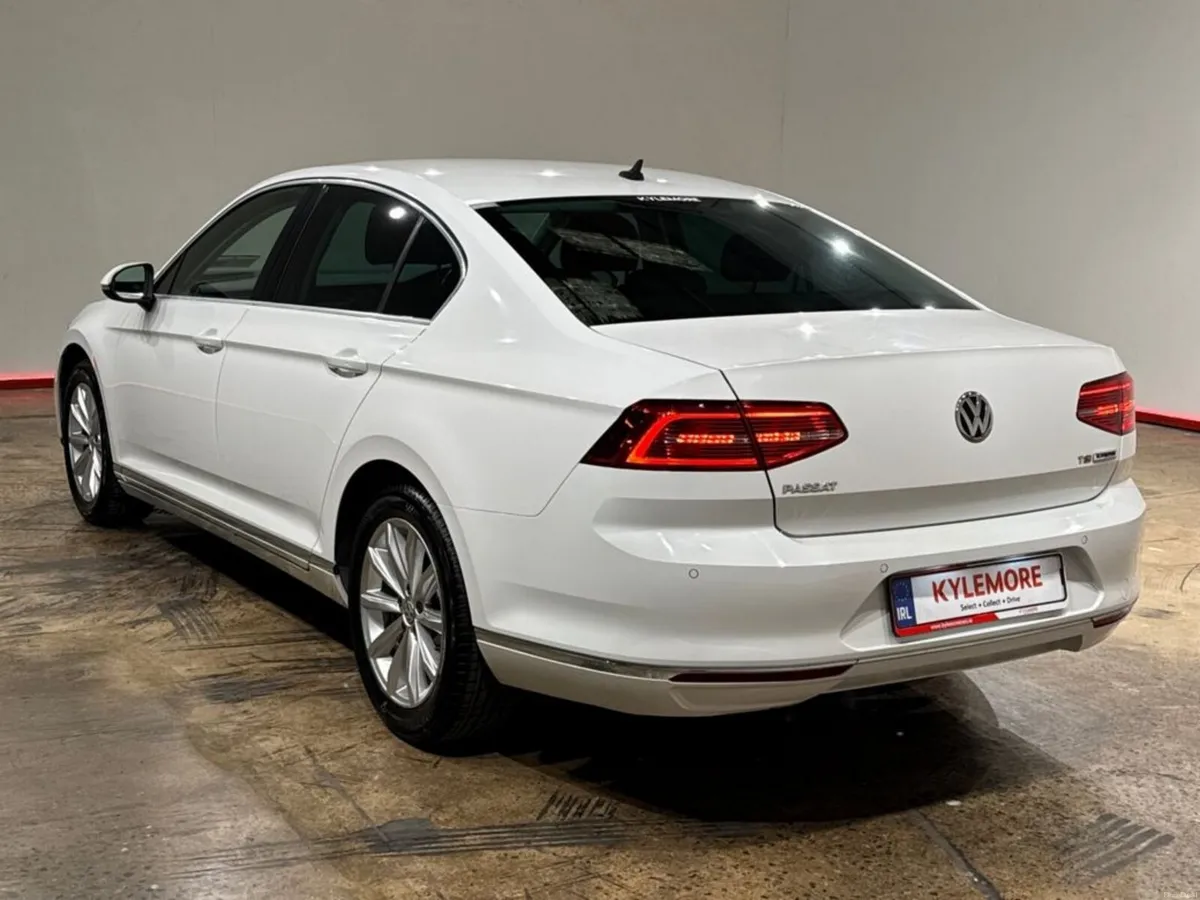 Volkswagen Passat SALOON 1.4 TSI ELEGENCE LINE AUT - Image 5