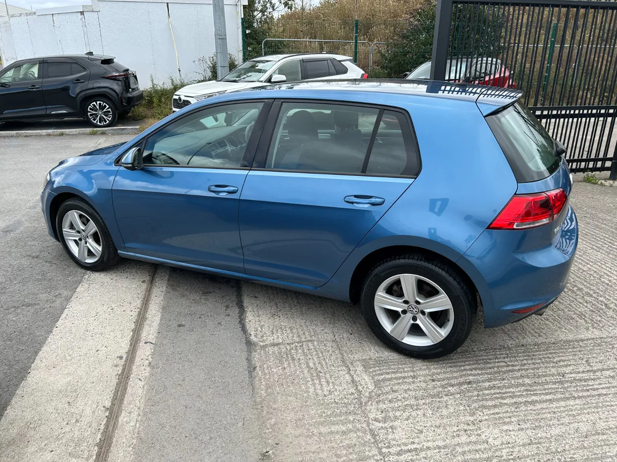 Volkswagen Golf 2015, 1.2 5DR AUTO LOW KM - Image 4