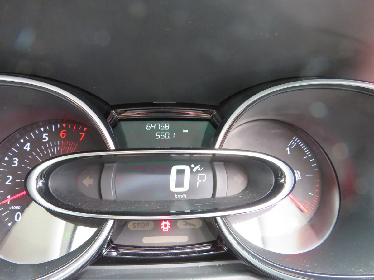 17 RENAULT CLIO 1.2 PETROL AUTOMATIC - Image 2