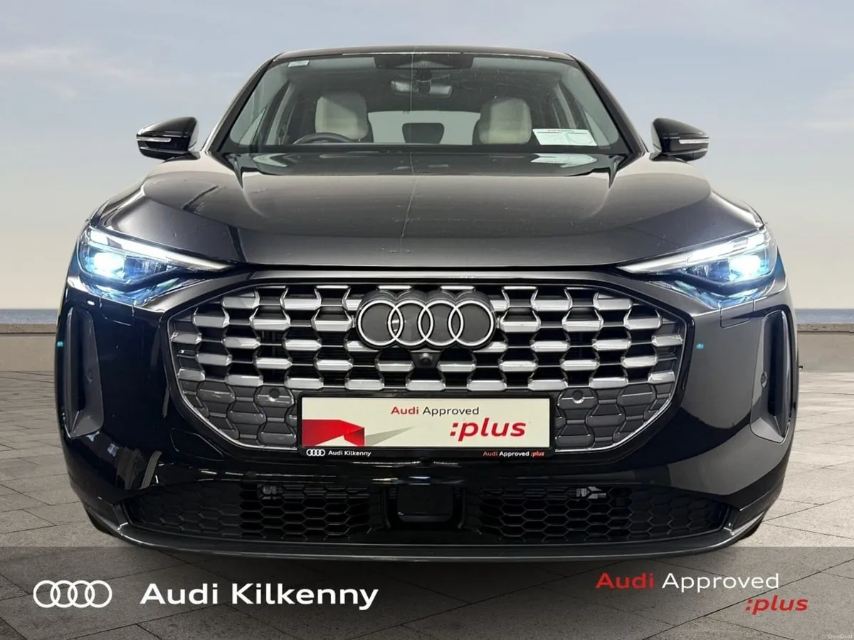 Audi Q5 **DEMO** Sportback E-Hybrid Q SE *Air Susp - Image 2