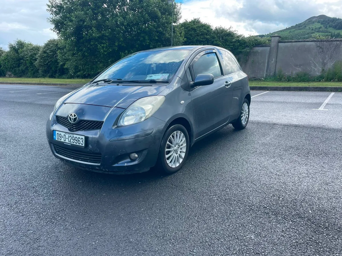 2009 Toyota Yaris - Image 2