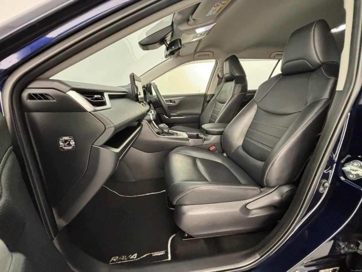 Toyota RAV4 HYBRID SOL - Image 6