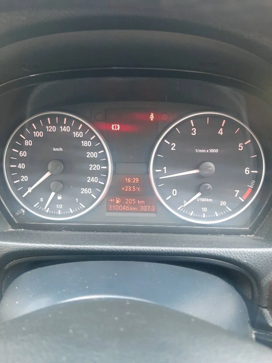 BMW E91 318I TOURING SE 2007 311,000 KMS - Image 3