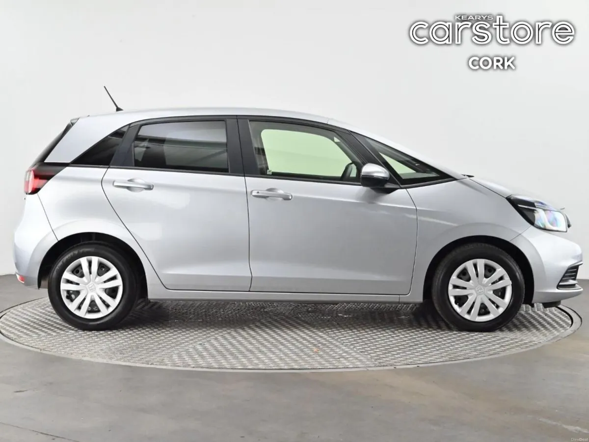 Honda Fit 1.5 Hybrid Auto - Image 2