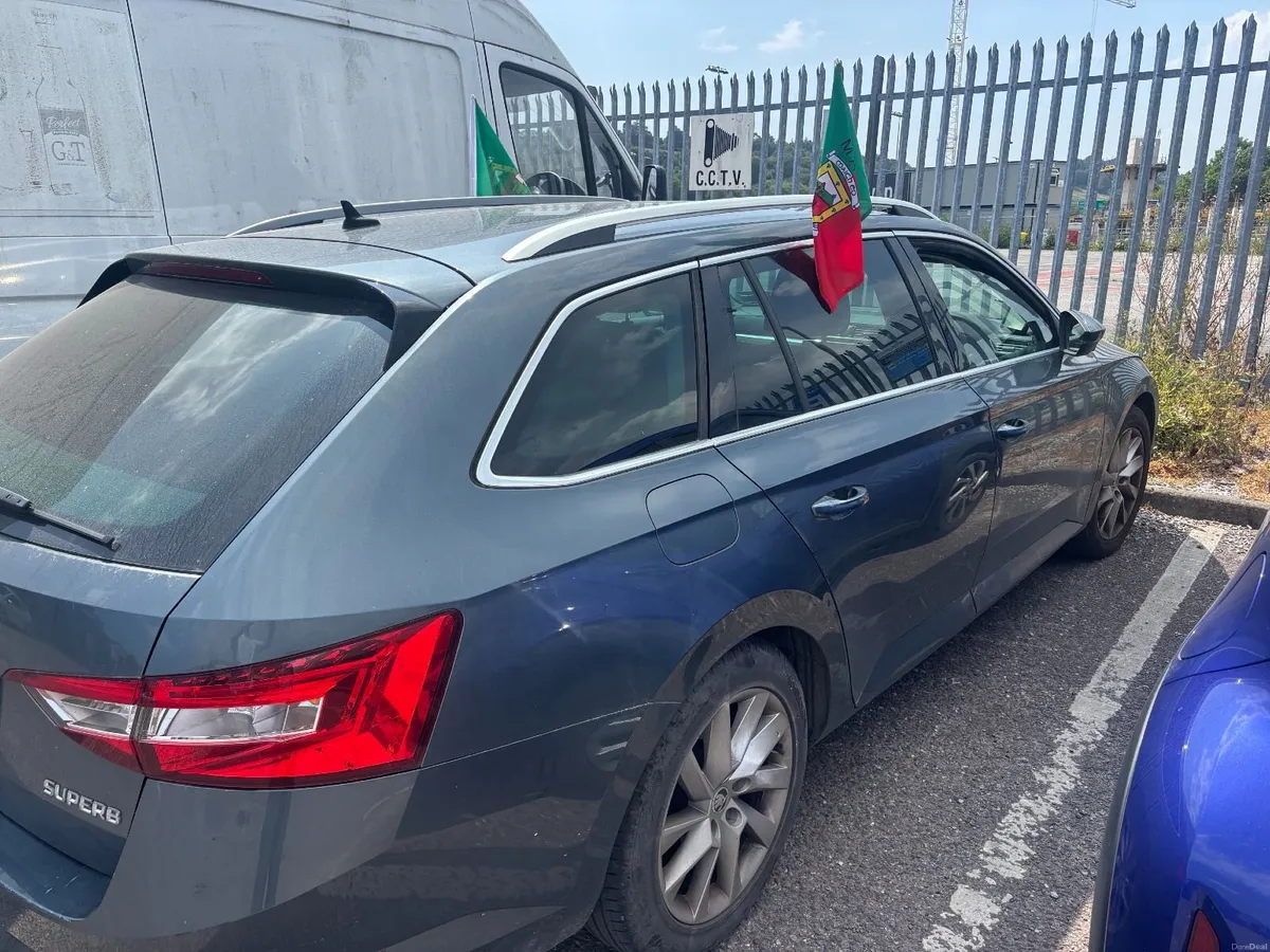 Skoda Superb Estate - Image 3