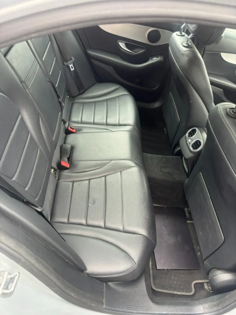 Mercedes-Benz C-Class 2019 - Image 4