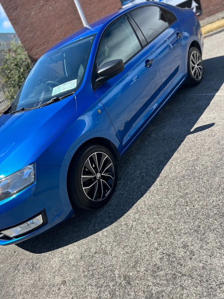 Skoda rapid 1.2 petrol manual - Image 5