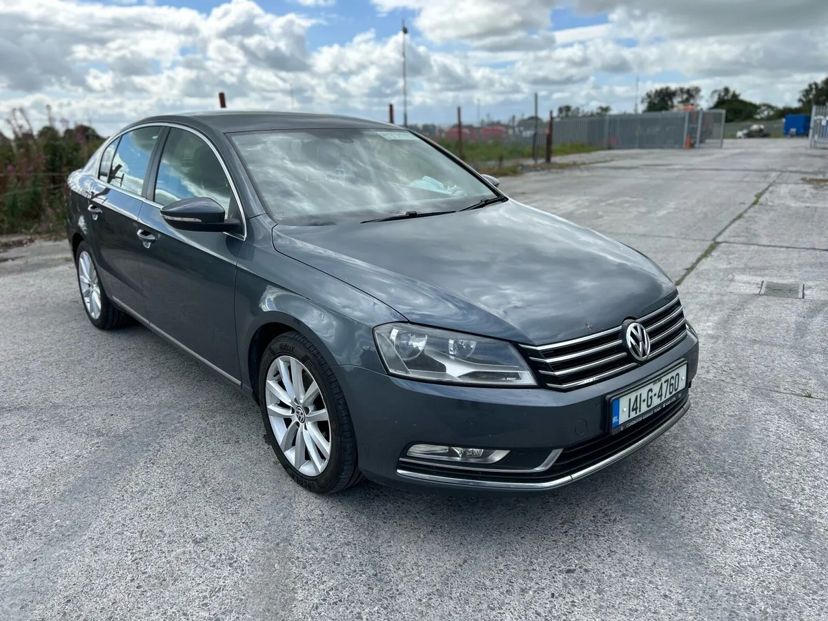 2014 Passat 2.0 - Leather seats - Image 2
