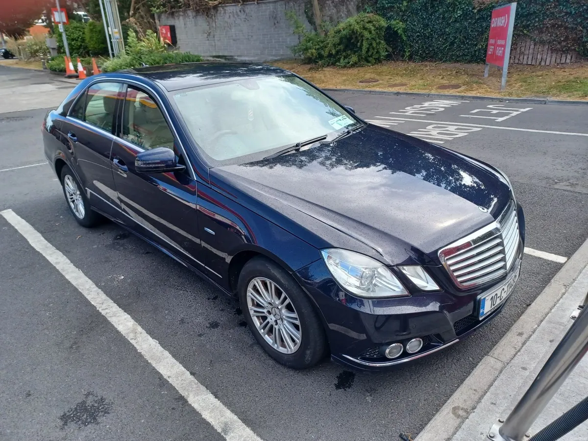Mercedes-Benz E-Class 2010 - Image 6