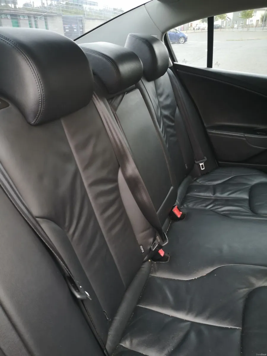 Volkswagen Passat 2010 2l tdi highline bluemotion - Image 3