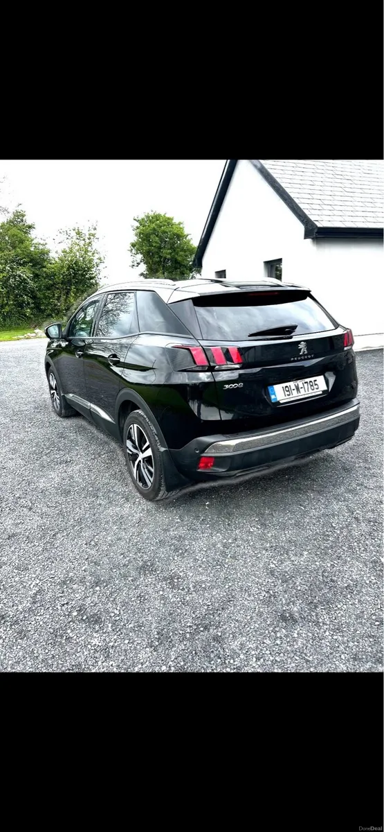2019 Peugeot 3008 Allure - Image 3