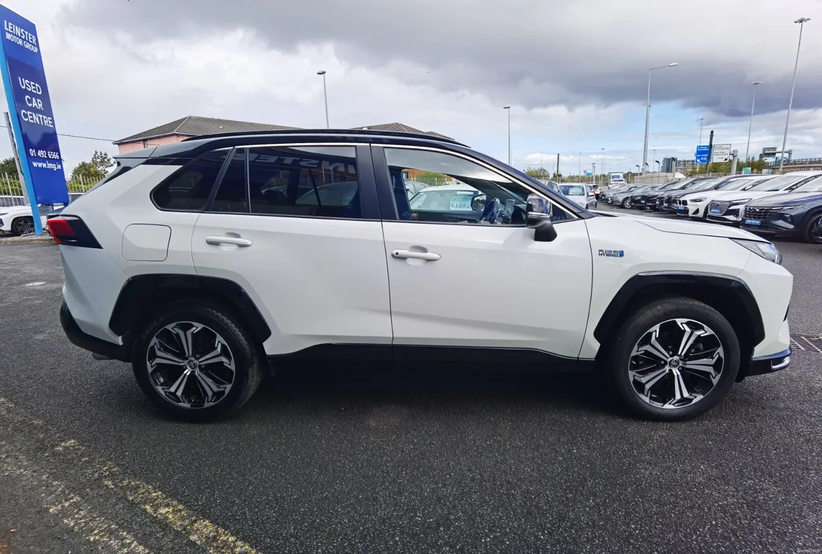 TOYOTA RAV4 2.5 DYNAMIC AWD AUTOMATIC PHEV - Image 4