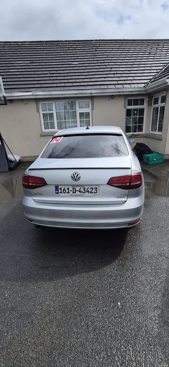 Volkswagen Jetta 2016 - Image 3