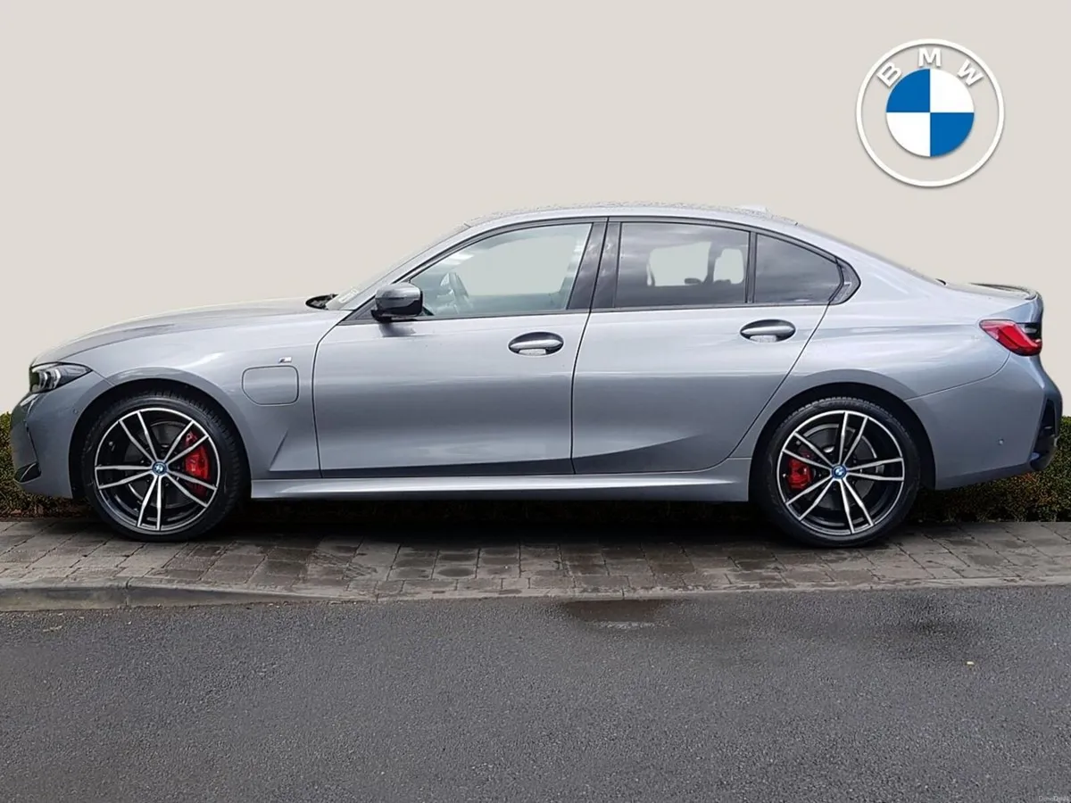 BMW 3-Series 330e M Sport - Image 3