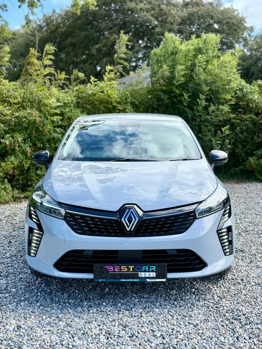 2024 Renault Clio Evolution TCe 90 Manual - Image 3