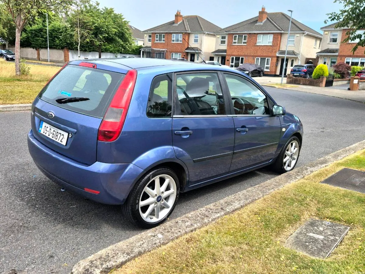 Ford Fiesta 05 - Image 2