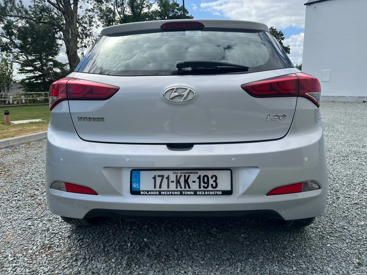 2017 Hyundai i20 (Full Hyundai service history) - Image 5