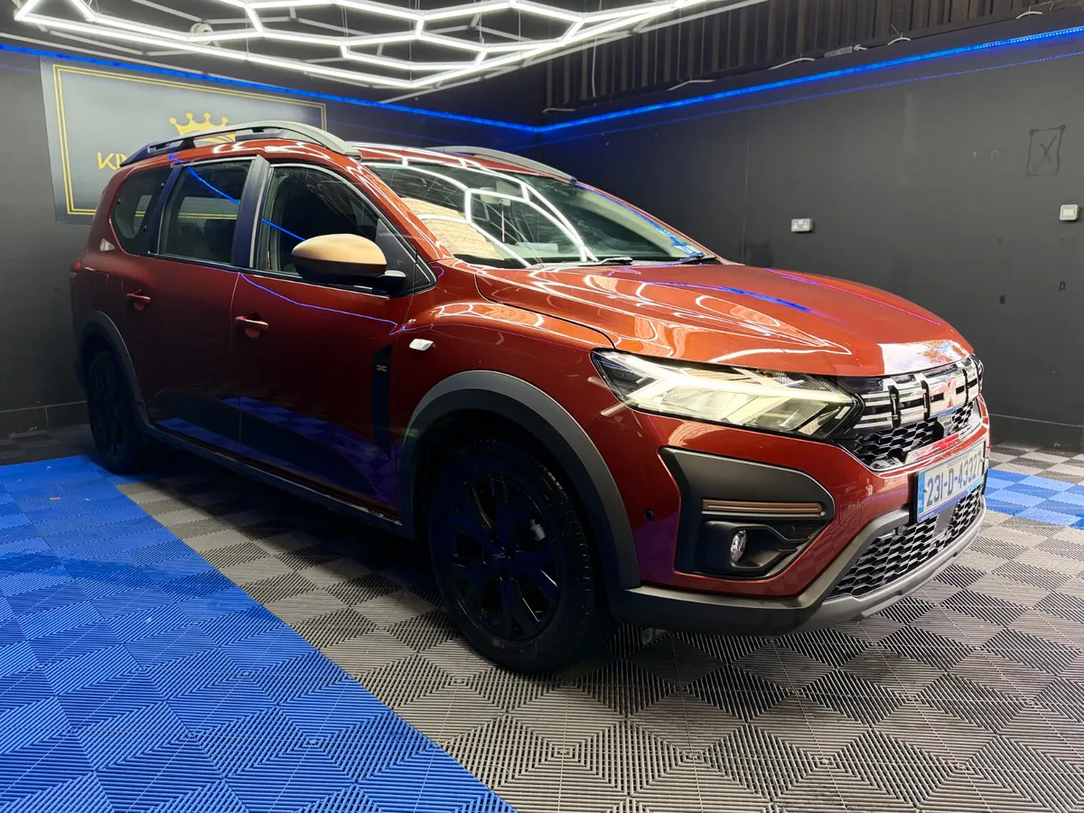 Jogger Extreme 1.6 hybrid,Automatic,7 Seats - Image 2