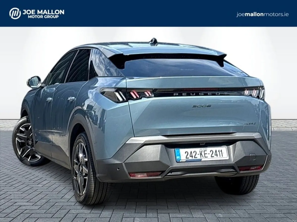Peugeot 3008 1.2 MHEV PureTech 136bhp eDCS6 Allure - Image 2