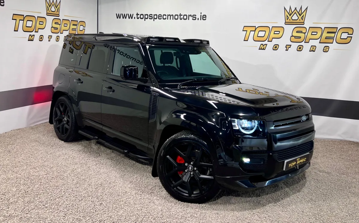 Land Rover Defender 2023 - Image 1