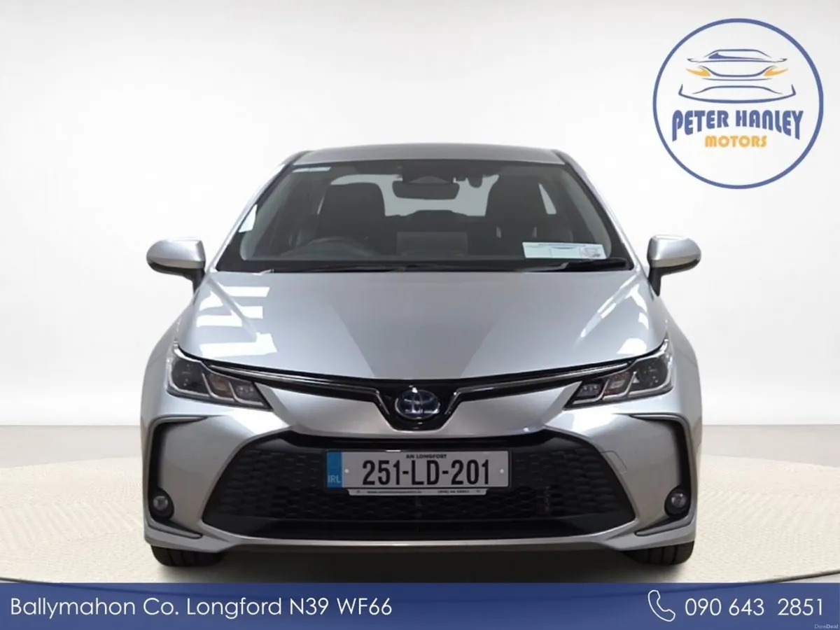Toyota Corolla 1.8 Hybrid Luna Saloon - Image 2