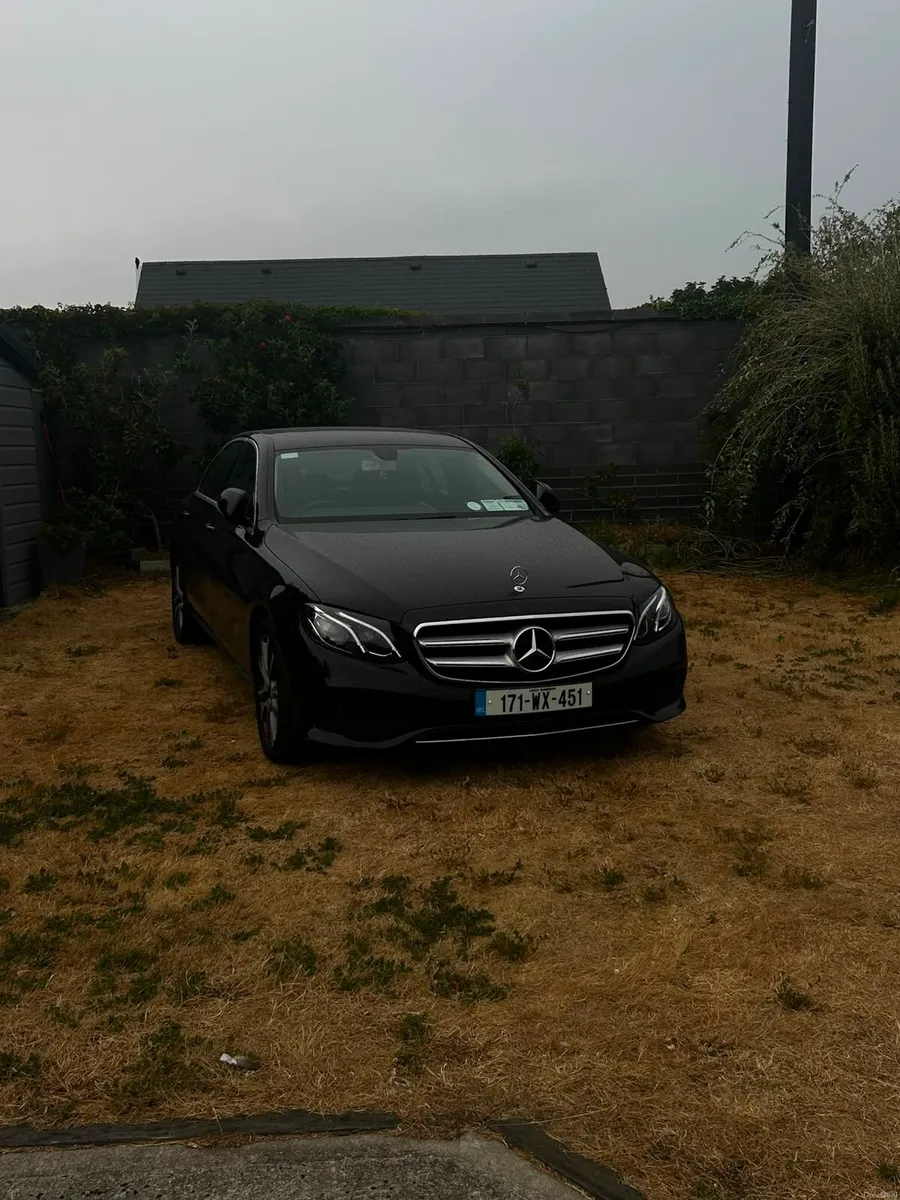2017 Mercedes-benz E220d Avantgarde Auto FSH - Image 1