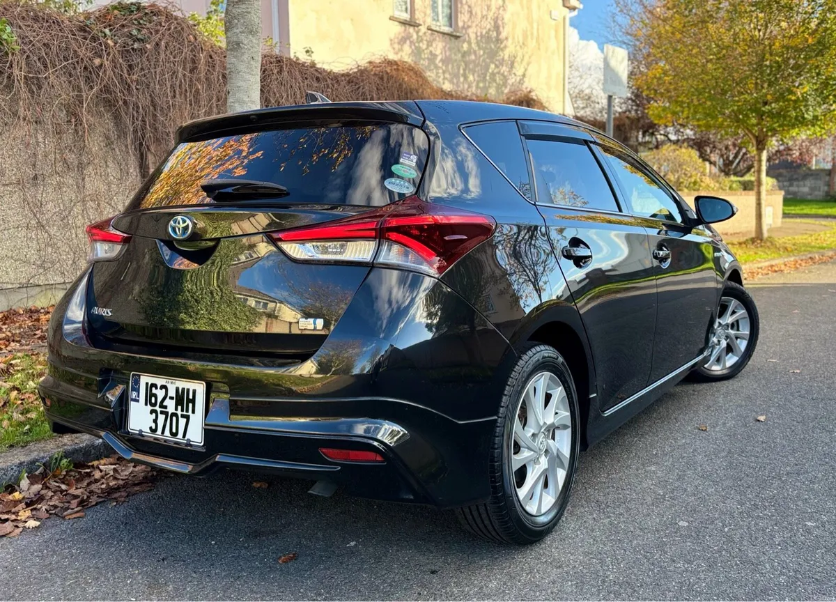2016 Toyota Auris Hybrid - Image 4