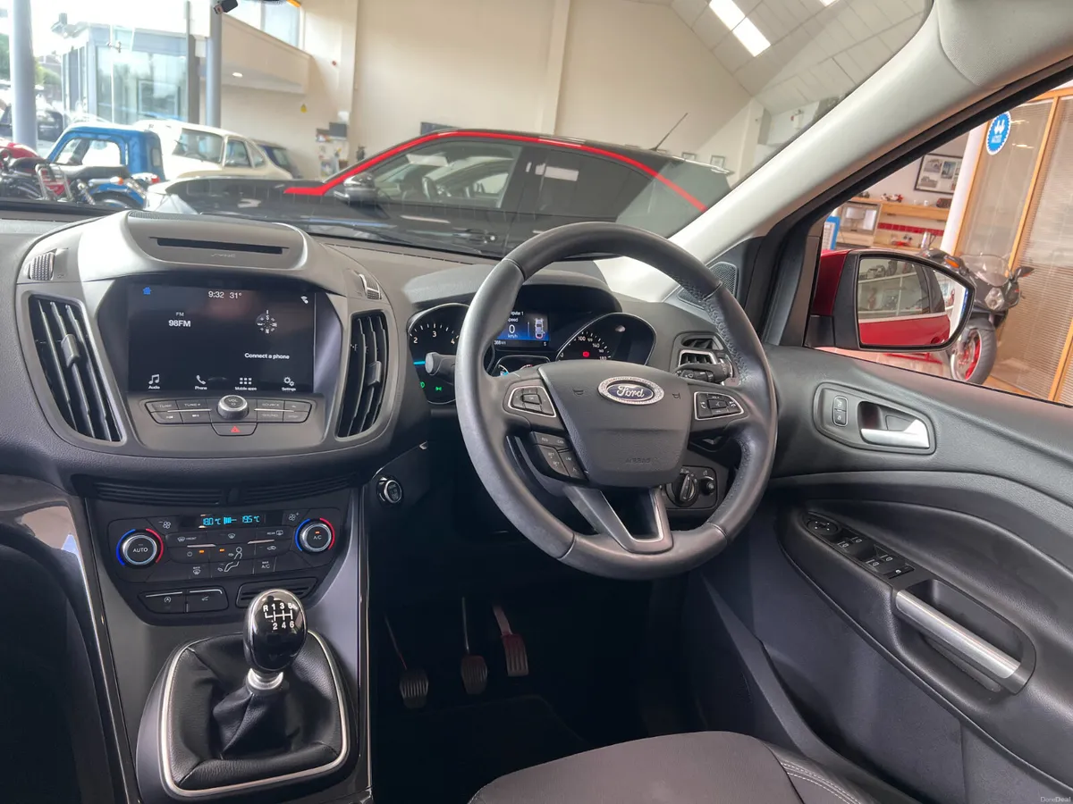 High Spec Perfect Condition TITANIUM Manual Diesel - Image 5