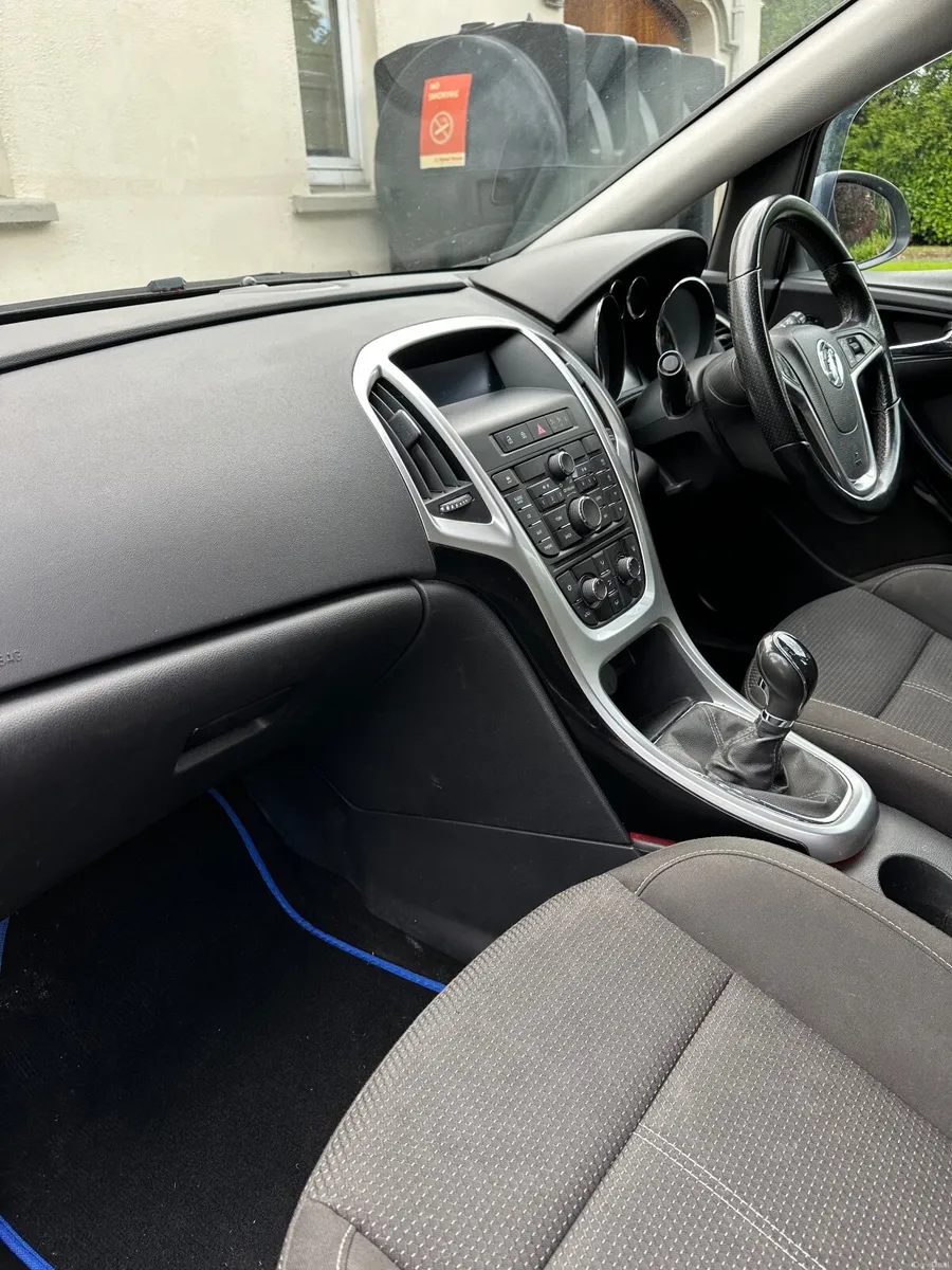 Vauxhall Astra 2015 TURBO - Image 4