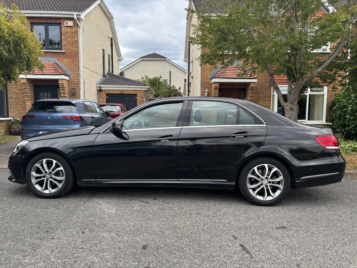Mercedes-Benz E-Class - Image 3