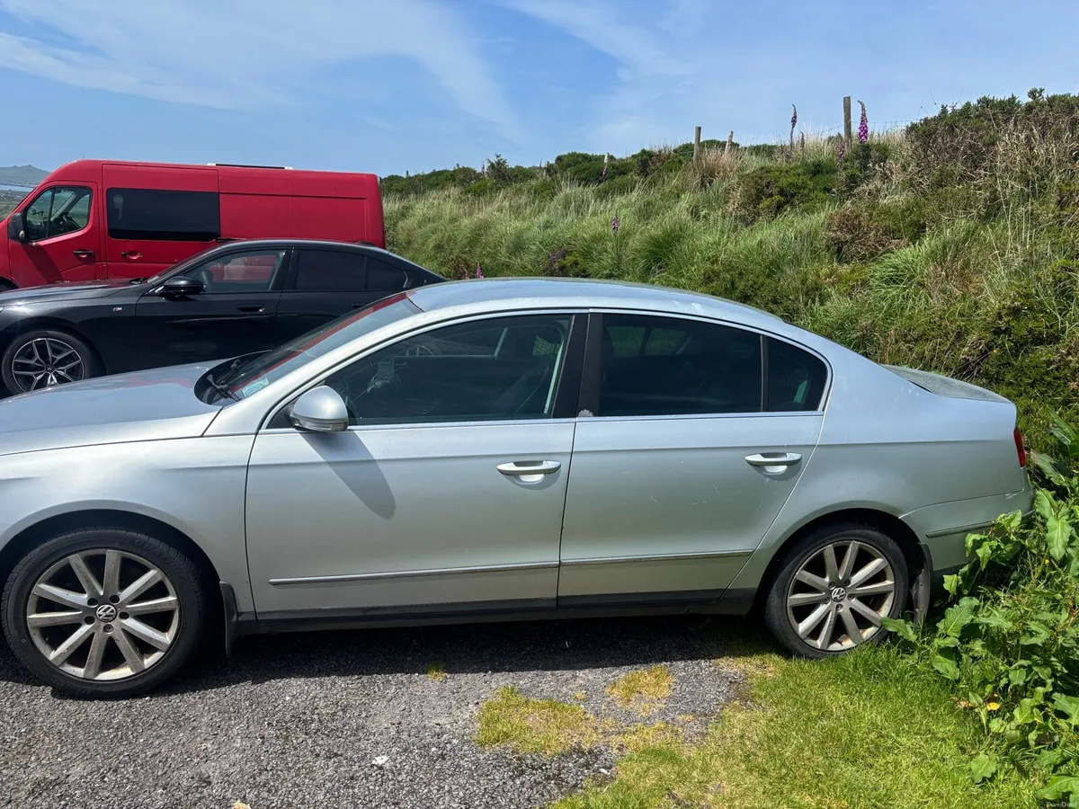 Volkswagen Passat - Image 1