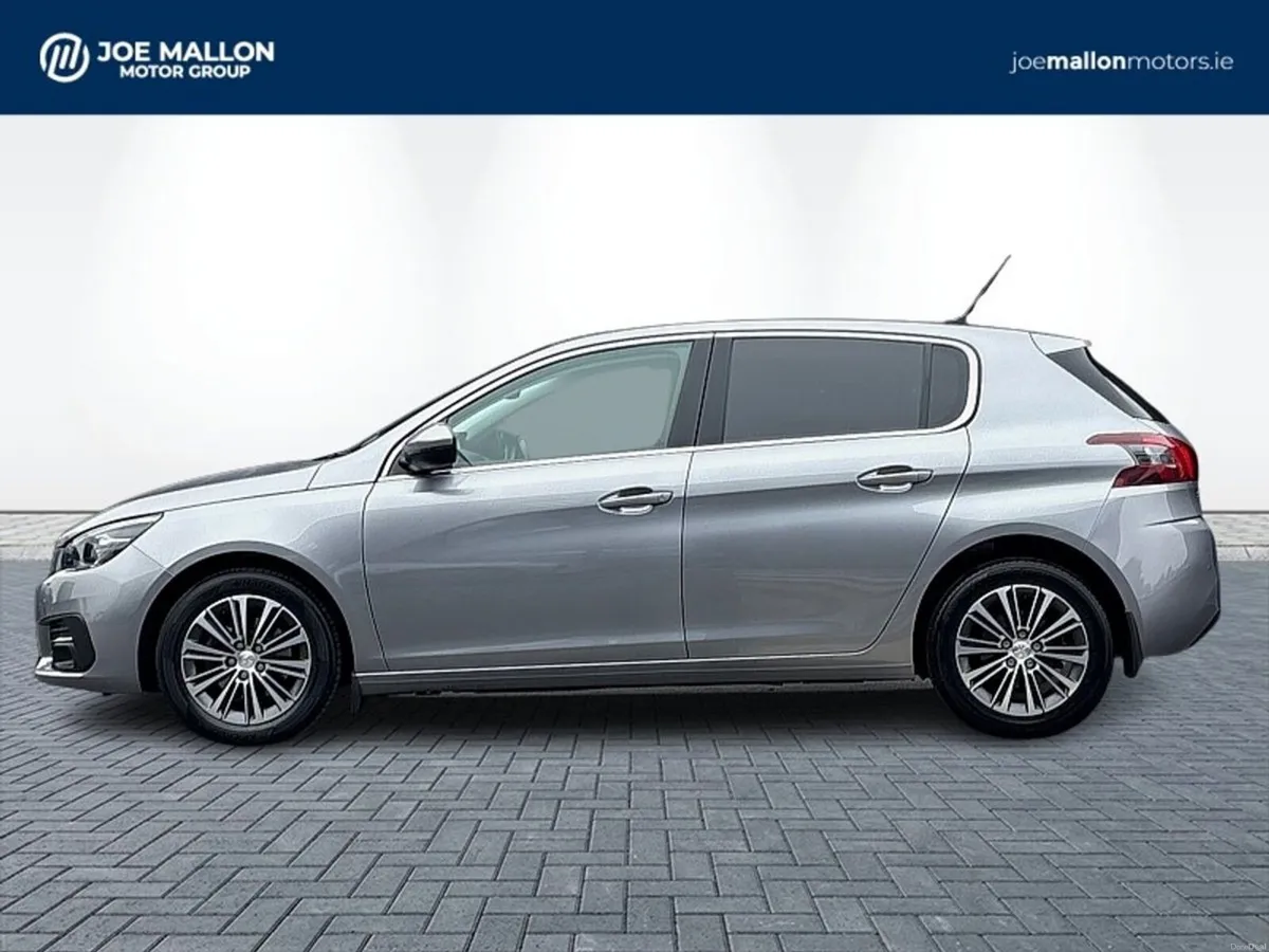 Peugeot 308 1.2 PureTech 130bhp Allure ** Amazing - Image 4