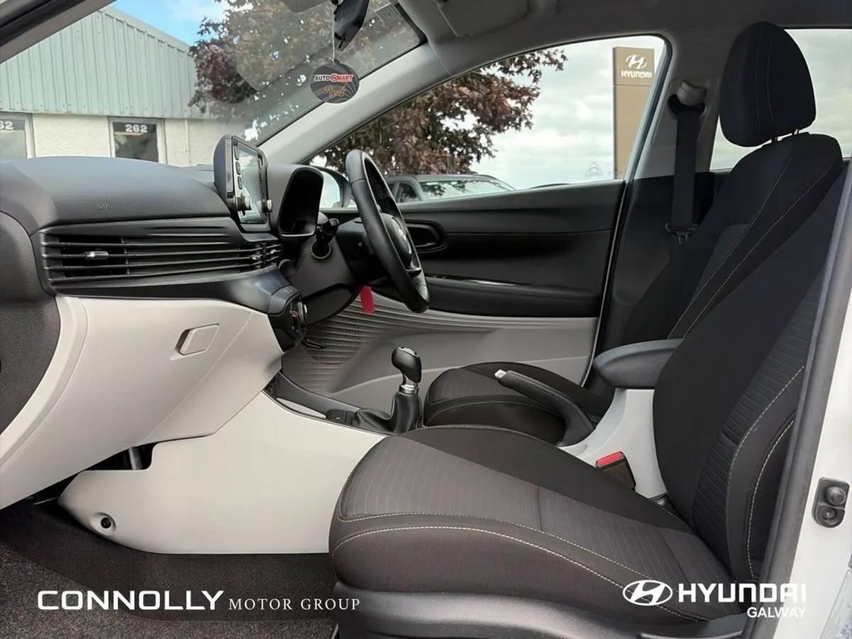 Hyundai i20 1.2 Launch Edition 2 Tone Roof - Image 5