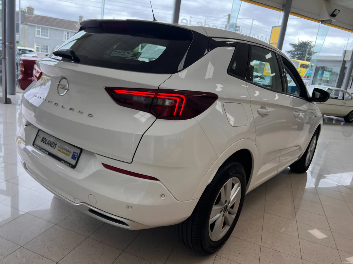 2024 18,000 Kms AUTO Diesel €28,950 As New - Image 6