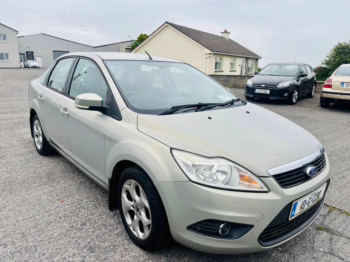 Ford Focus 2010 - Image 2