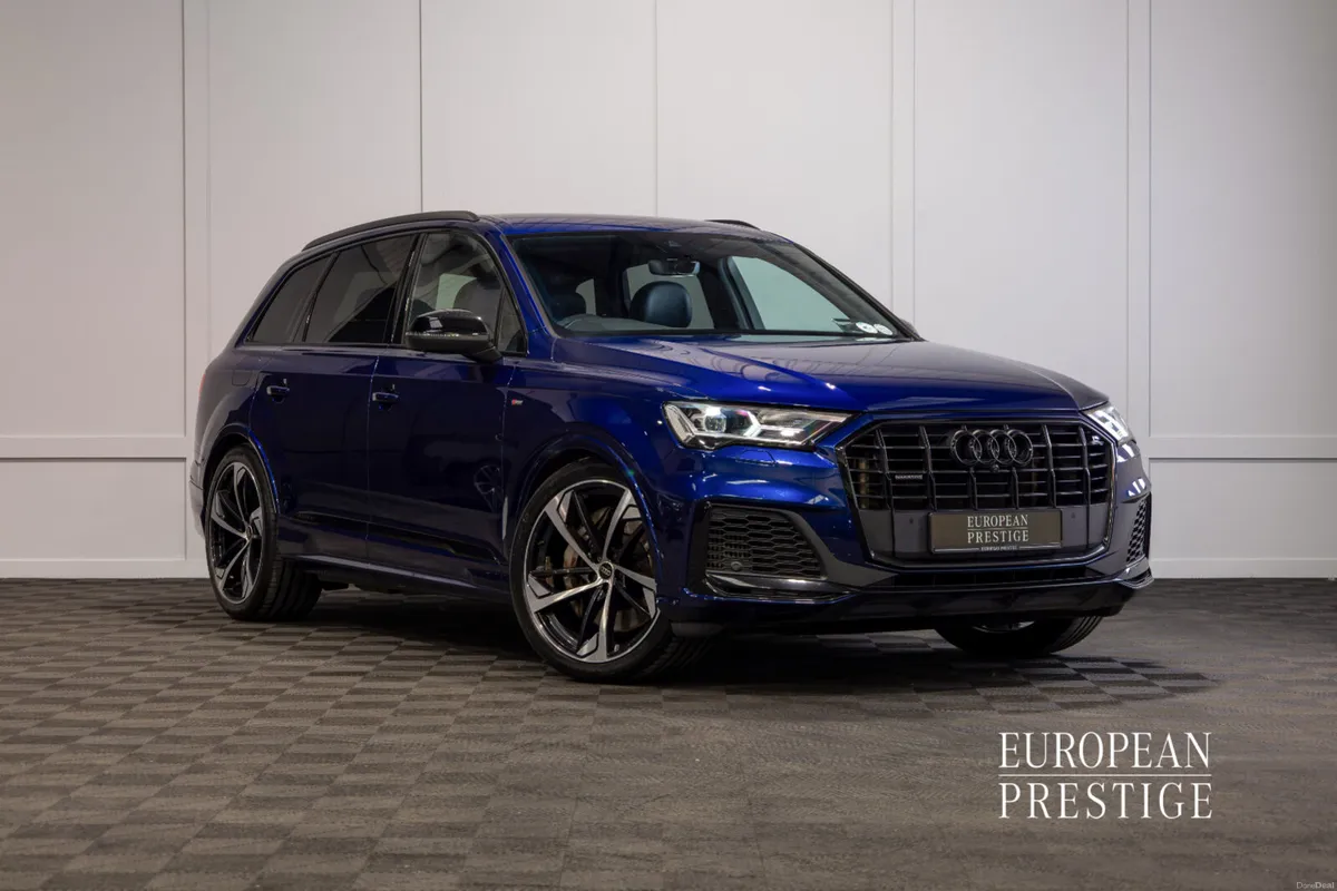 232 Audi Q7 55TFSIe S-Line Black Edition 5 Seat N1 - Image 1