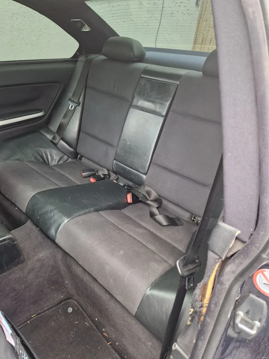 BMW 3-Series 2004 - Image 2