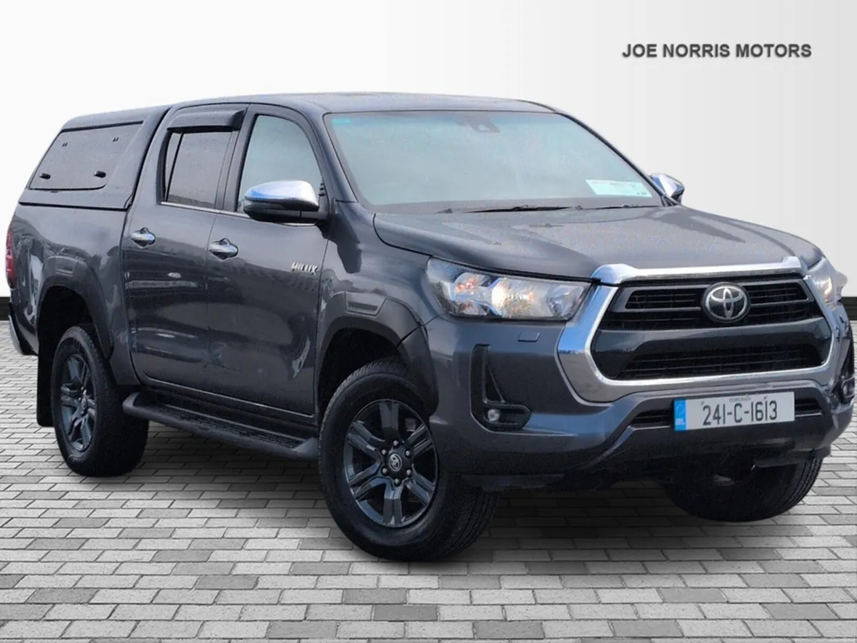 Toyota Hilux 2.8 SR5 DOUBLE CAB *Plus Vat - Image 1