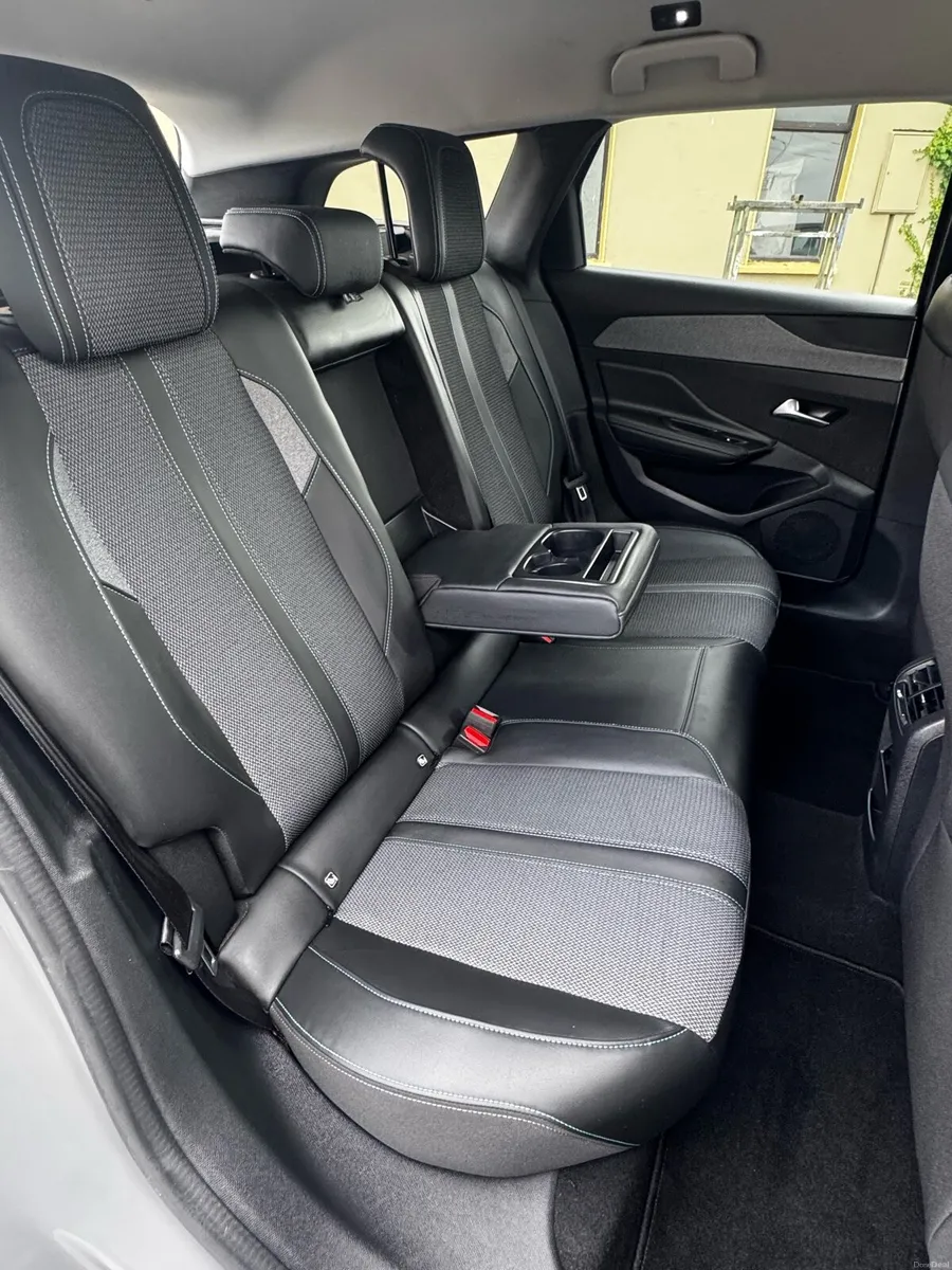 PEUGEOT 308 Diesel Estate Auto. PRICE REDUCTION - Image 4