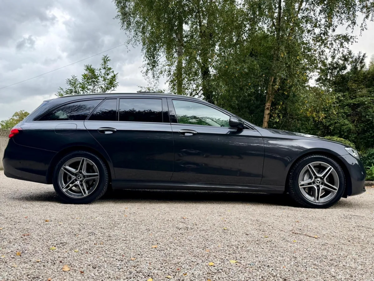 Mercedes-Benz E-Class E 220 D ESTATE AMG PREMIUM * - Image 3