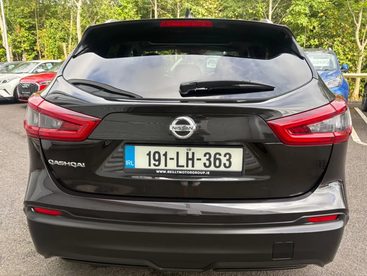 Nissan Qashqai 1.2 SV 18 4DR - Image 6